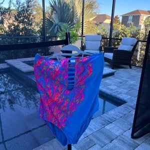 NWT Gorgeous Lilly Pulitzer suit! Neck strap included